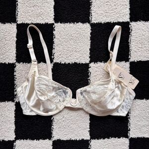 NWT Vintage Valentino Intimo White Satin Bra 36B